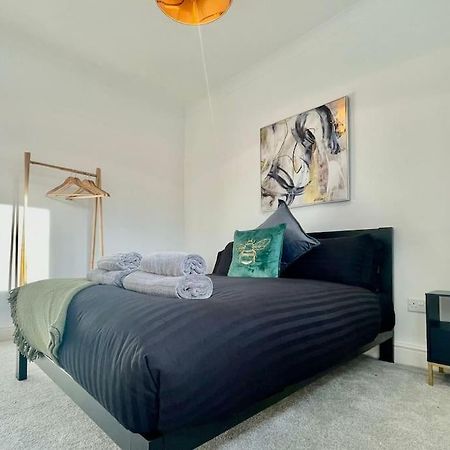 Cozy & Spacious 3-Bedroom Home By Tailored Accommodation 스완지 외부 사진