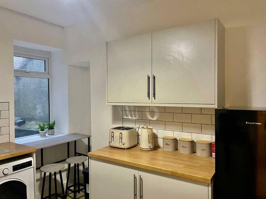Cozy & Spacious 3-Bedroom Home By Tailored Accommodation 스완지 외부 사진